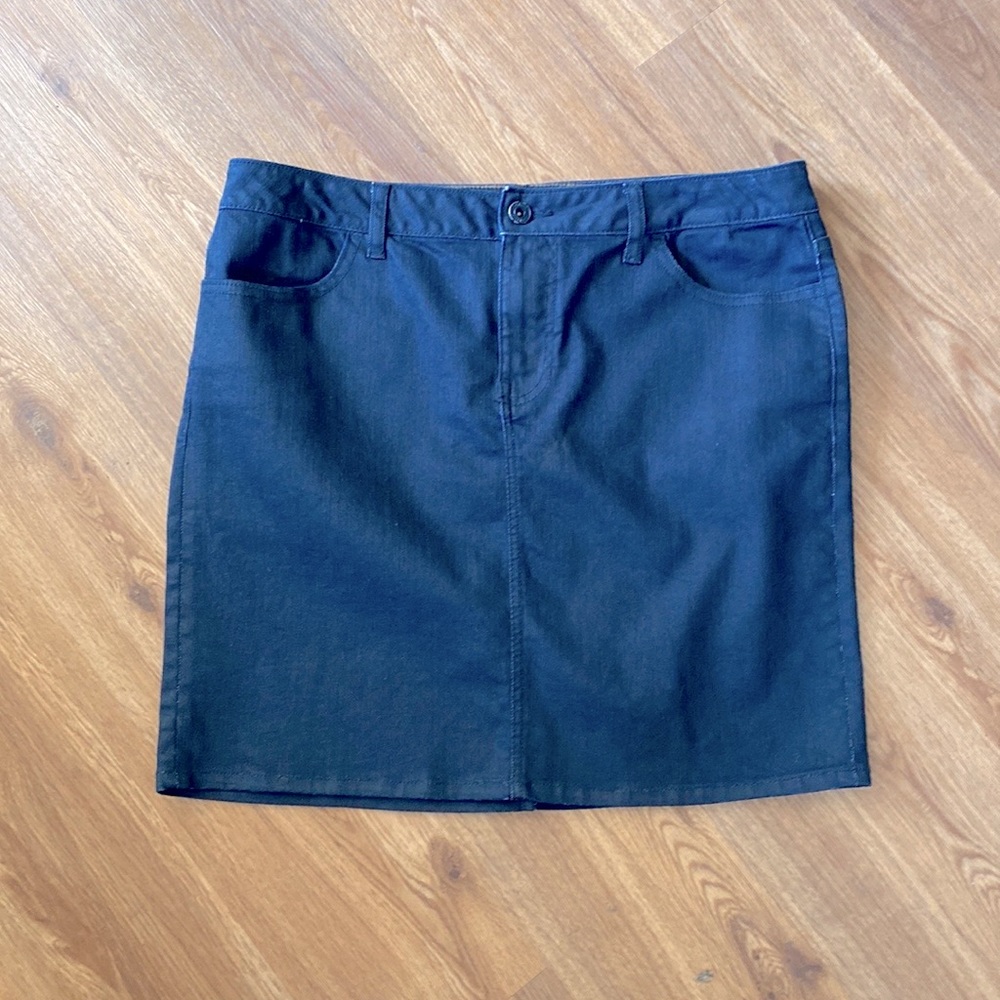 Tommy Hilfiger Denim Skirt size 8